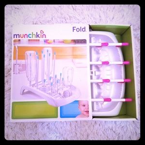 NIB Munchkin Fold Bottle Drying Rack in Pink